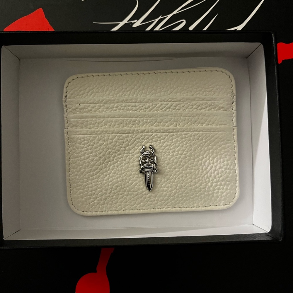 Elegant Cream Leather Card Holder